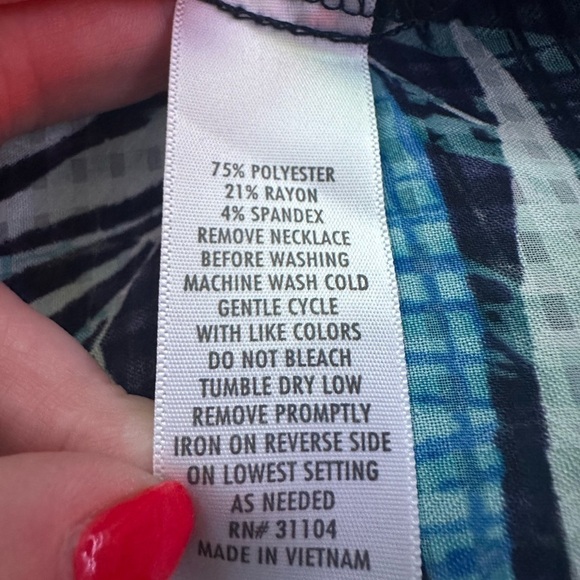 Kim Rogers NWOT size 2X Palm leaf blouse with necklace Spring cruise vacation - Picture 5 of 6